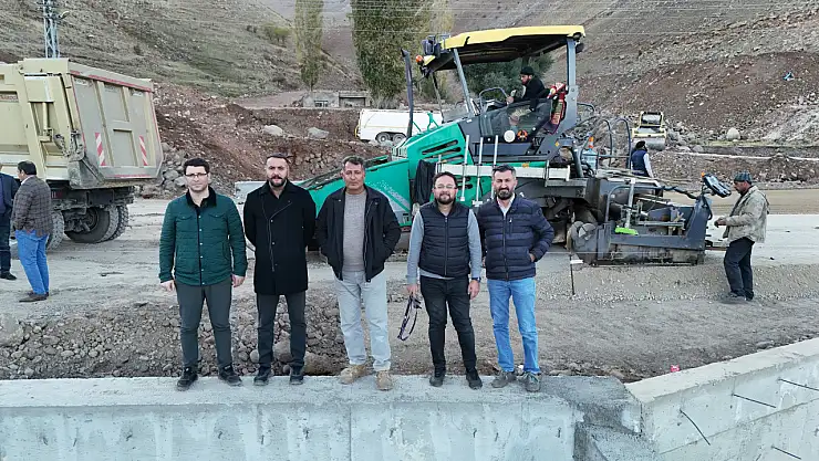 Ağrı-Kars karayolu çalışmaları takvimde ilerliyor, Başkan Yıldız saha incelemesi yaptı