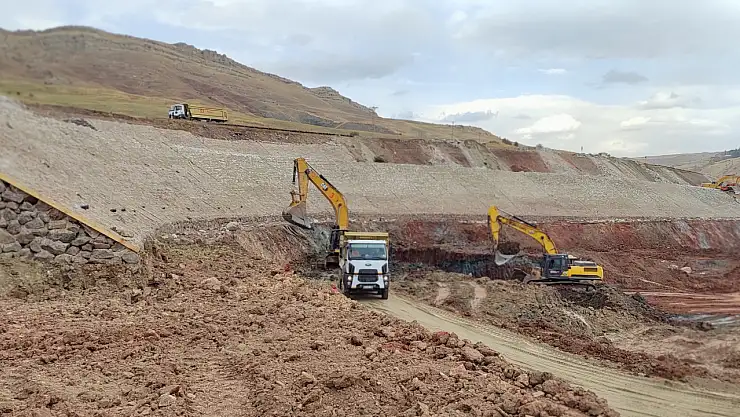 Ağrı-Kars karayolunda güvenli ulaşım için yoğun mesai