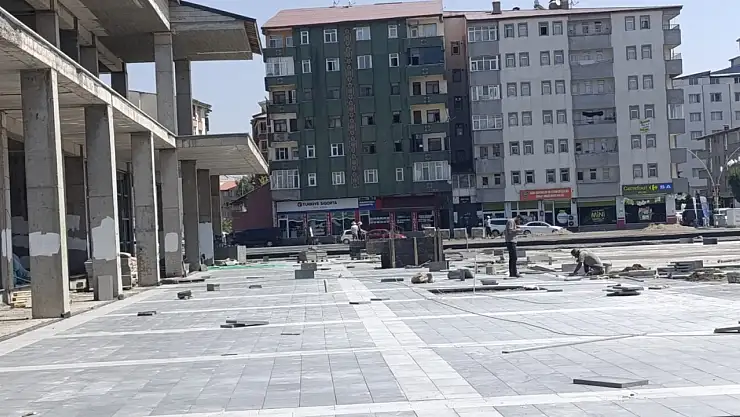 Ağrı kent meydanı projesinde sona yaklaşılıyor
