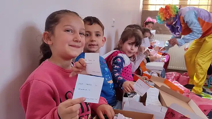 Ağrı Kızılay gönüllüleri Kur'an kursu öğrencileriyle buluştu