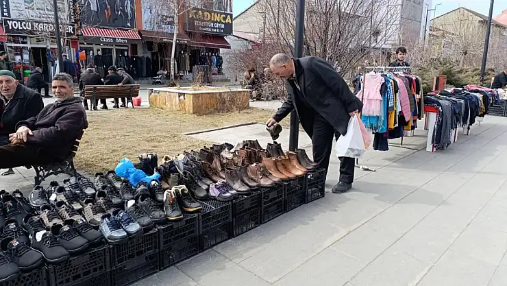 Ağrı Meydanı'nda bayramlık tezgâhları kuruldu