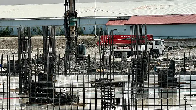 Ağrı'nın en büyük karma yaşam merkezi için çalışmalar hızla devam ediyor