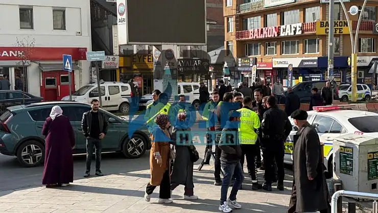 Ağrı'nın en işlek caddesinde bıçaklar çekildi, yaralılar var birinin durumu ağır