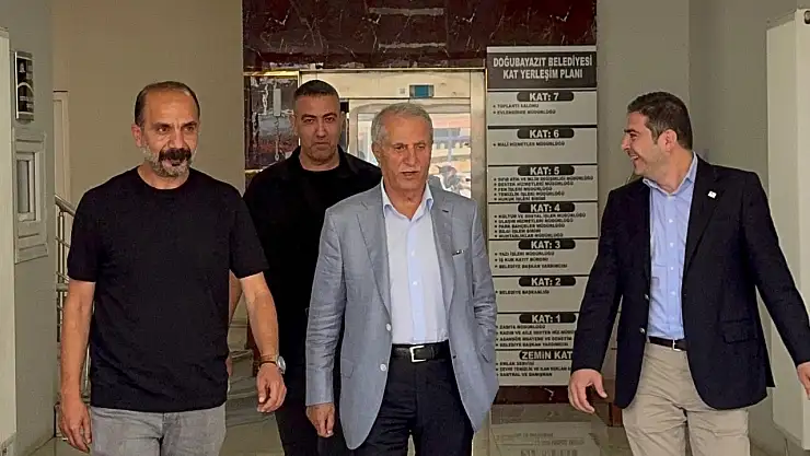 Ağrı'nın önde gelen iş insanı Çeçen, Doğubayazıt Belediyesi'ni ziyaret etti