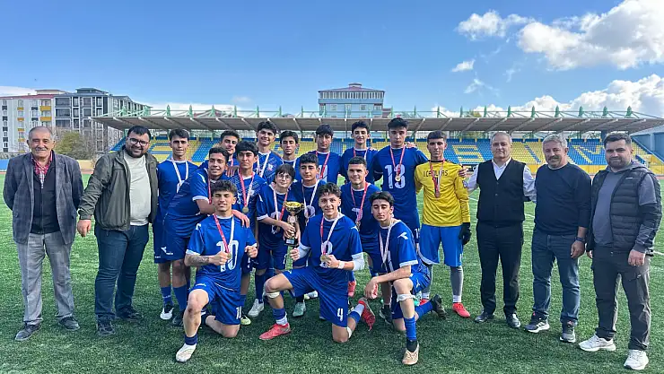 Ağrı Okul Sporları Genç Erkekler Futbol İl Birinciliği'ni kazanan takım belli oldu