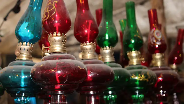 İran'ın hediyelik eşyaları Ağrı pazarında