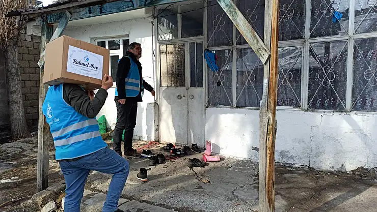 Ağrı Rahmet-Der'den 3500 aileye ramazan desteği