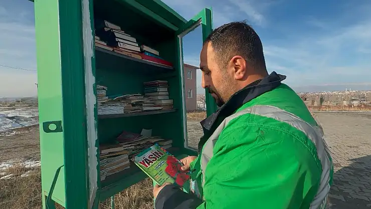 Ağrı Şehir Mezarlığı'nda mini dua kitaplığı uygulaması