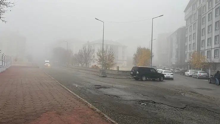 Ağrı sisli bir sabaha uyandı