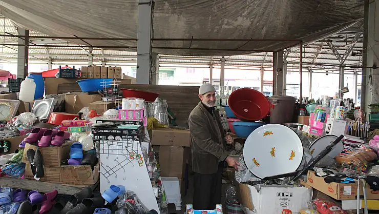 Ağrılı esnafın tezgâhında yıllara direnen sini kültürü sürdürülüyor