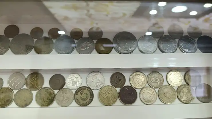 Ağrılı iş insanı Kaya'nın biriktirdiği eski paralar, koleksiyona dönüştü
