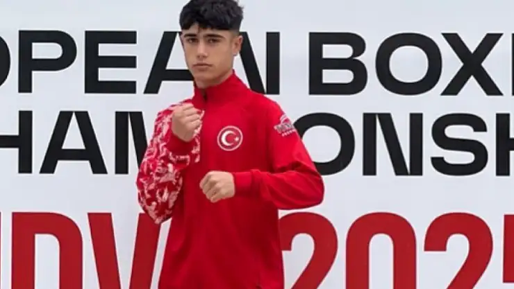 Ağrılı milli boksör Oğur Avrupa'da çeyrek finalde!