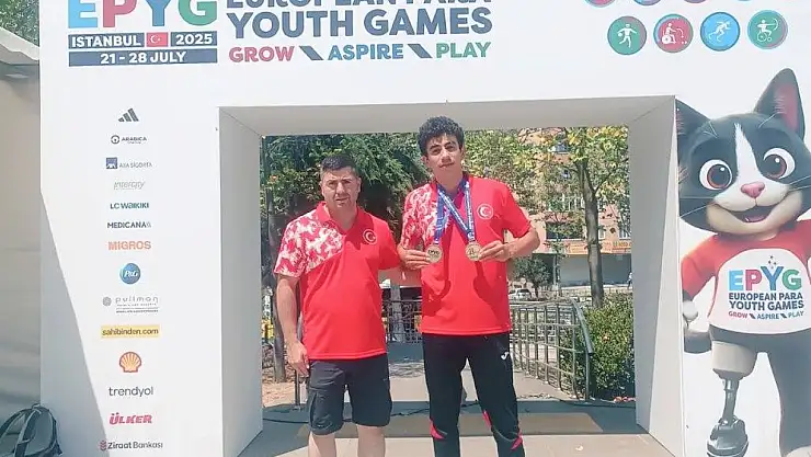 Ağrılı sporcu Yusuf Kılıç'tan Avrupa'da çifte şampiyonluk