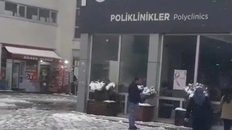 Ağrılılar Erzurum yolunda hastaneye giderken kışa yakalandı