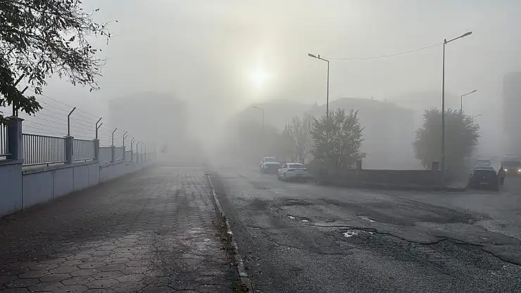 Ağrılılar Perşembe sabahına sis ile uyandı