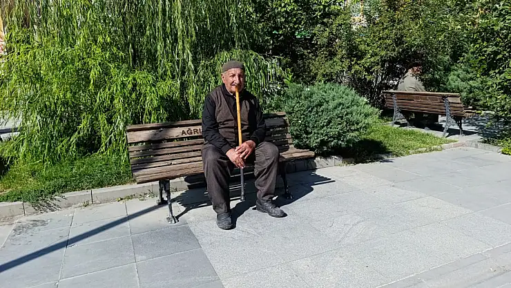 Ağrılılar yazdan sonbahara geçişi meydanda hissediyor