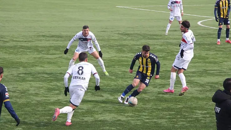 Ağrıspor taraftarının önünde 3 puanı kaptı!