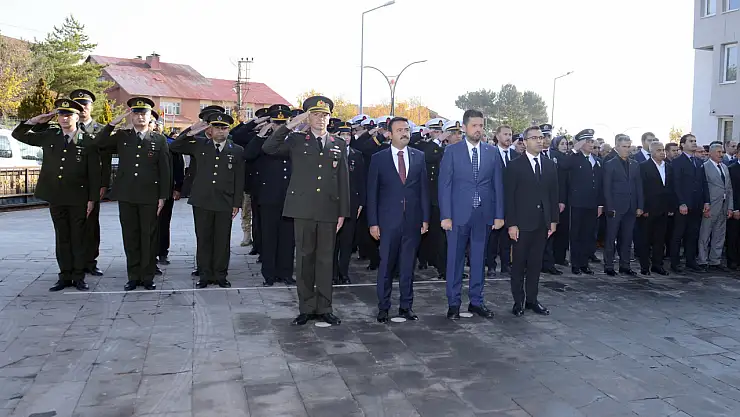 Ahlat'ta 10 Kasım Atatürk'ü Anma Töreni Düzenlendi