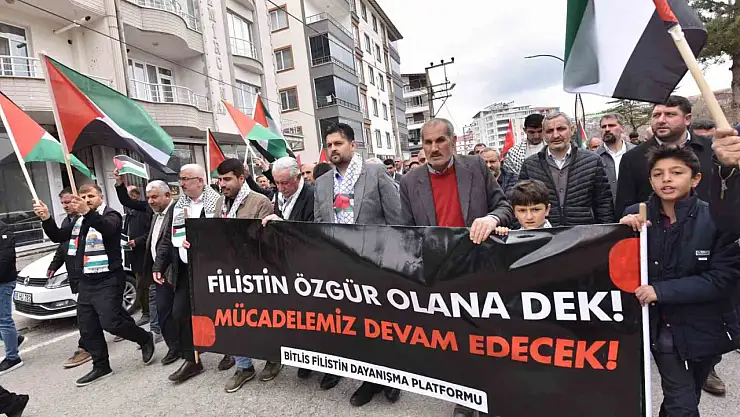 Ahlat'ta Gazze Saldırılarına Karşı Protesto Yürüyüşü Düzenlendi