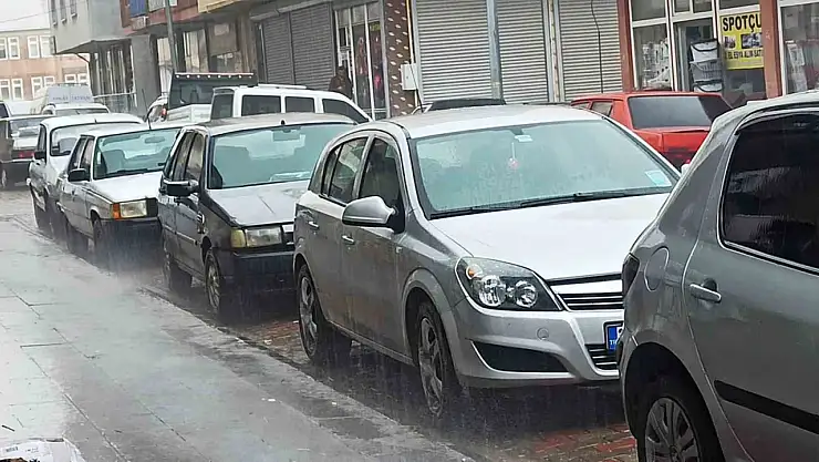 Ahlat'ta Şiddetli Yağış Hayatı Olumsuz Etkiledi