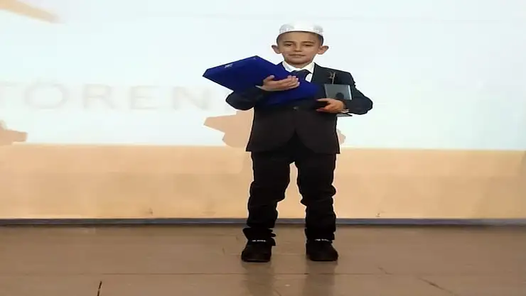 Ahlatlı öğrencinin başarısı gururlandırdı