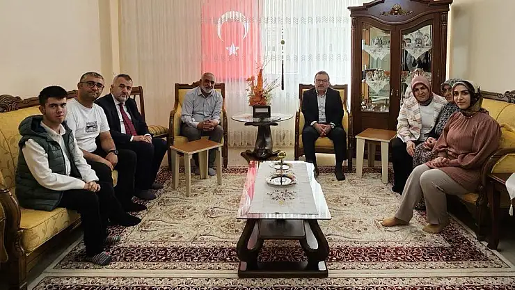 AK Parti Erzurum Milletvekili Selami Altınok'tan Şehit Ailesine Ziyaret