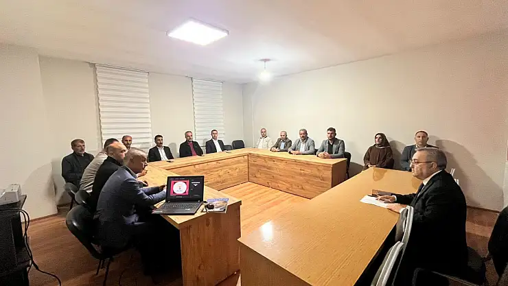 AK Parti Güroymak İlçe Yönetim Kurulu Toplantısı Gerçekleştirildi