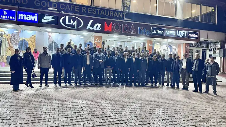 AK Parti heyeti, Doğubayazıt'ta mahalle ve köy başkanlarıyla bir araya geldi