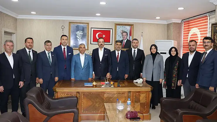 AK Parti Heyeti Iğdır'da Türkiye Yüzyılı Buluşmaları Kapsamında Ziyarette Bulundu