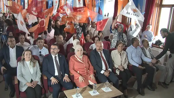 AK Parti Kadın Kolları Başkanı Ercan: 'Cumhurbaşkanımızın 'Terörsüz Türkiye' çalışmalarını Kars'ta şehit ailesine ileteceğiz'