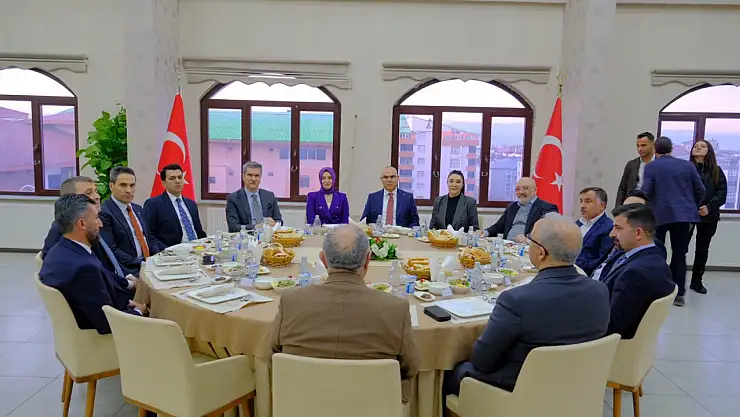 AK Parti Milletvekili Kilerci'nin ev sahipliğinde Ağrı'da iftar programı düzenlendi