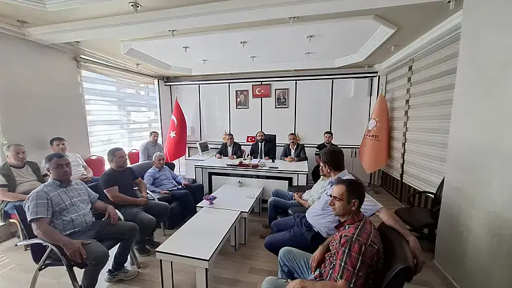 AK Parti Mutki'de Danışma Toplantısı ile Geleceğe Yön Verecek Stratejiler Belirlendi