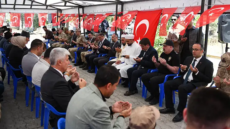 Akköprü Mezarlığı'nda 15 Temmuz Anma Etkinliği: Şehitlere Saygı ve Birlik Mesajı Verildi
