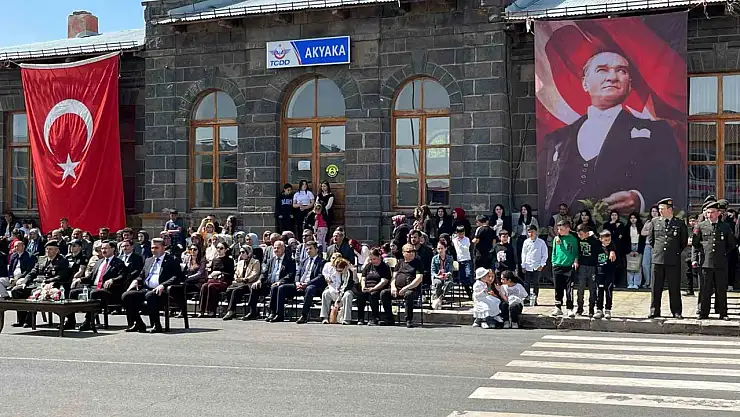 Akyaka'da 19 Mayıs Coşkuyla Kutlandı, Öğrenciler Gösterilerle Renklendirdi