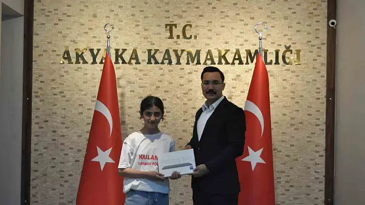 Akyaka'da Başarı Gösteren Öğrenciye Ödül Töreni Düzenlendi