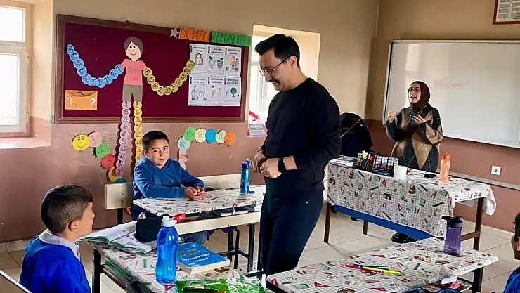 Akyaka'da kaymakam öğrencilerle buluştu