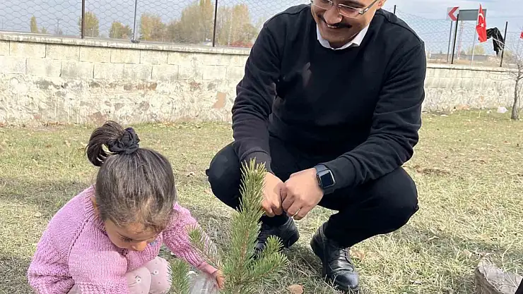 Akyaka'da Milli Ağaçlandırma Günü'nde fidan dikim etkinliği düzenlendi