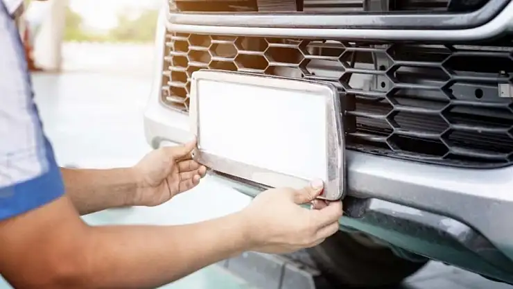 APP Plaka Neden Yasak?