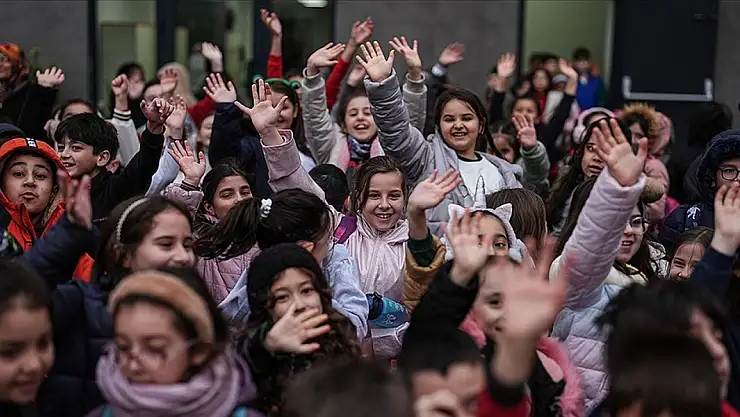 Ara tatil sona erdi milyonlarca öğrenci ve öğretmen ders başı yapacak