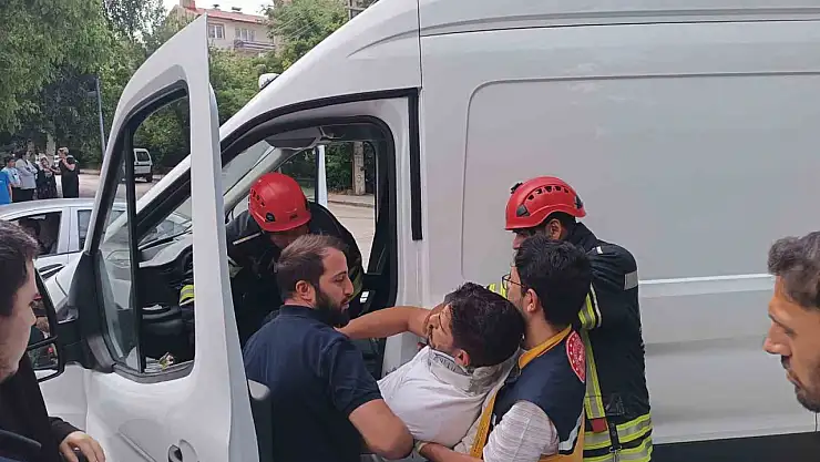 Aracında Bulunduğu Sırada Rahatsızlanan Vatandaş Başarıyla Kurtarıldı
