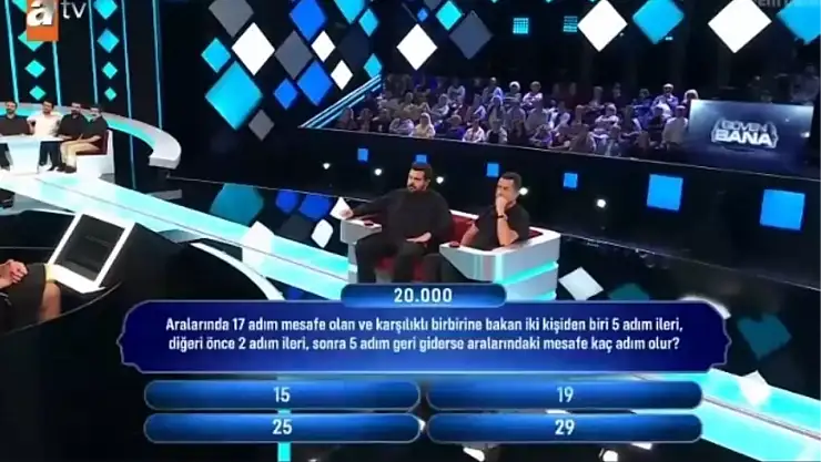 Aralarında 17 adım mesafe olan ve karşılıklı birbirine bakan iki kişiden biri 5 adım ileri, diğeri önce 2 adım ileri, sonra 5 adım geri giderse...