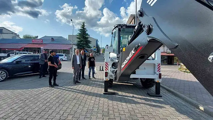 Arpaçay Belediyesi'ne Modern Bir İş Makinesi Kazandırıldı