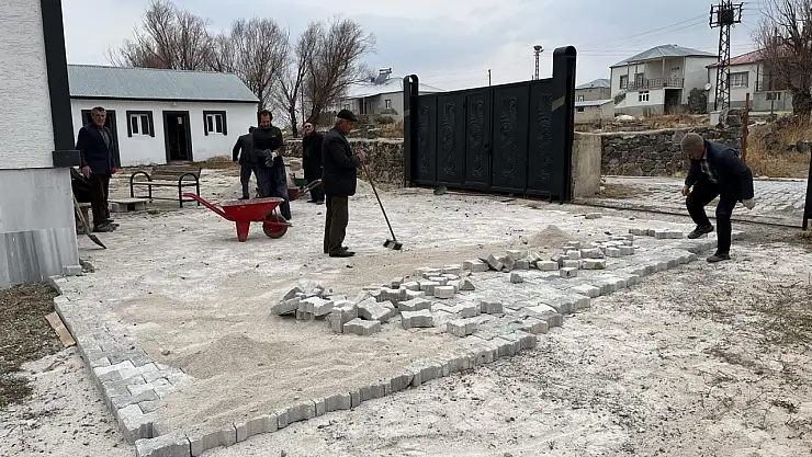 Aşağı Kuyucak Mahallesi Taziye Evi Çevresi Düzenleniyor