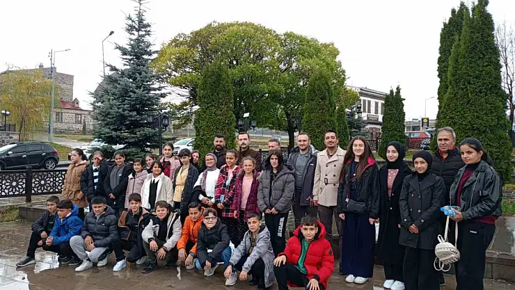 Aşkaleli Öğrenciler Erzurum'da Tarihi Yolculuğa Çıktı