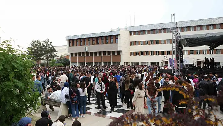 Atatürk Üniversitesi'nde 2025 Bahar Şenliği'nde renkli etkinliklerle unutulmaz üç gün!