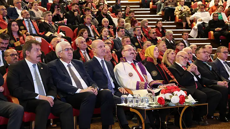Atatürk Üniversitesi'nde 2025-2026 Akademik Yılı Coşkuyla Açıldı
