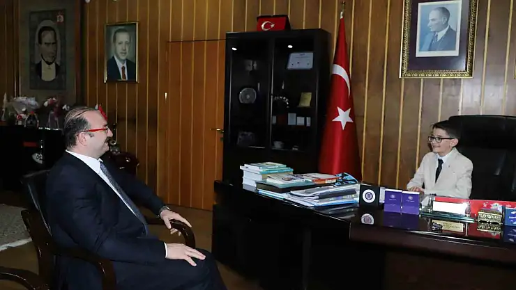 Atatürk Üniversitesi'nde 23 Nisan coşkusu: Ulusal Egemenlik ve Çocuk Bayramı etkinliği!