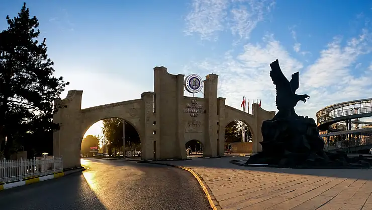 Atatürk Üniversitesi'nde Müzik Dolu Kampüse Hoş Geldin Konseri 2025'te Öğrencileri Coşturacak