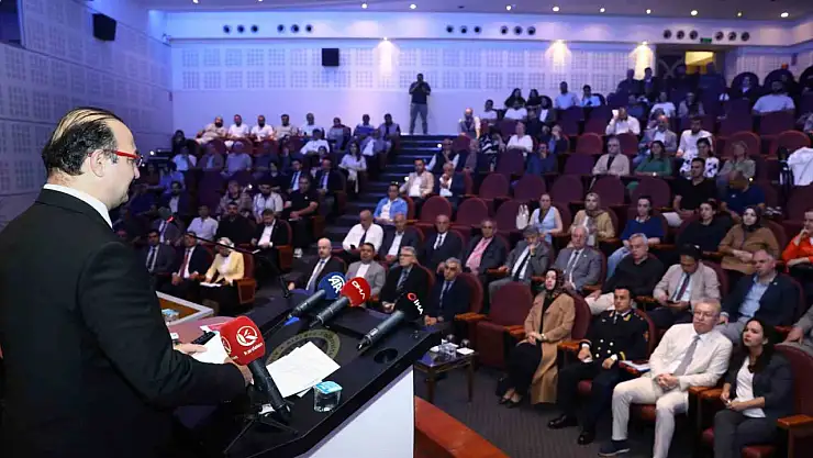 Atatürk Üniversitesi'nde Türkiye-Rusya İlişkileri Üzerine Derinlemesine Değerlendirme Yapıldı