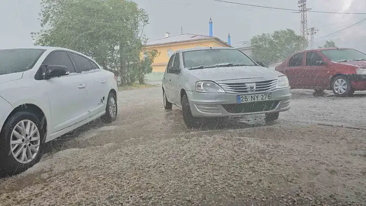 Aydınlar Beldesinde Etkili Yağışlar Yağmur ve Dolu Hayatı Olumsuz Etkiledi